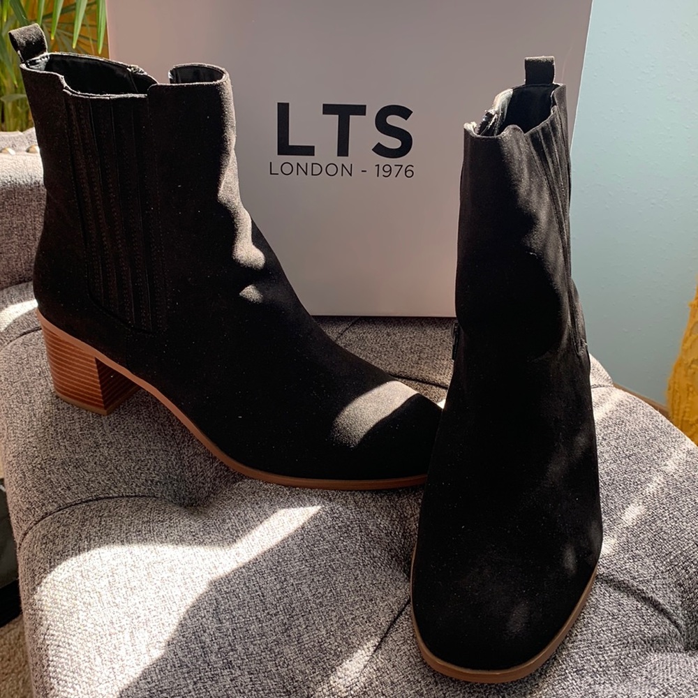 Black mid booties! Super cute